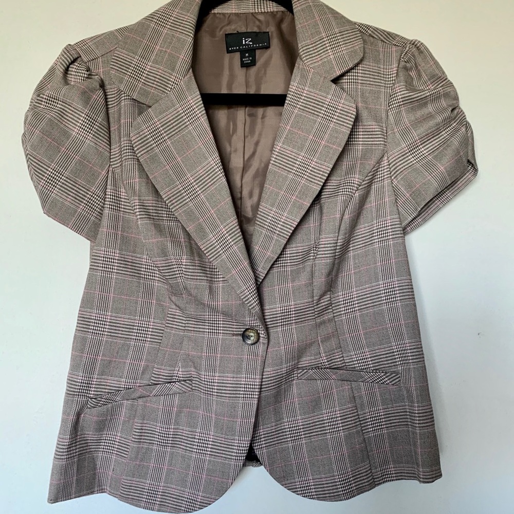 IZ Byer short sleeve blazer